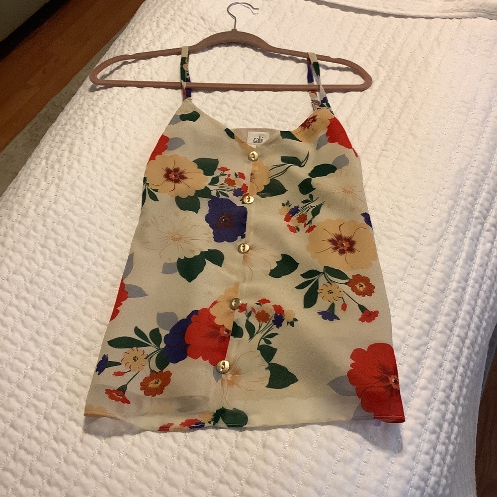 Cabi Beautiful flowered top